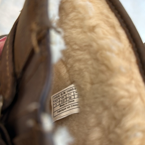 UGGs dark brown boot with a metal UGG Australia on back of boot size US 5 - Picture 13 of 14